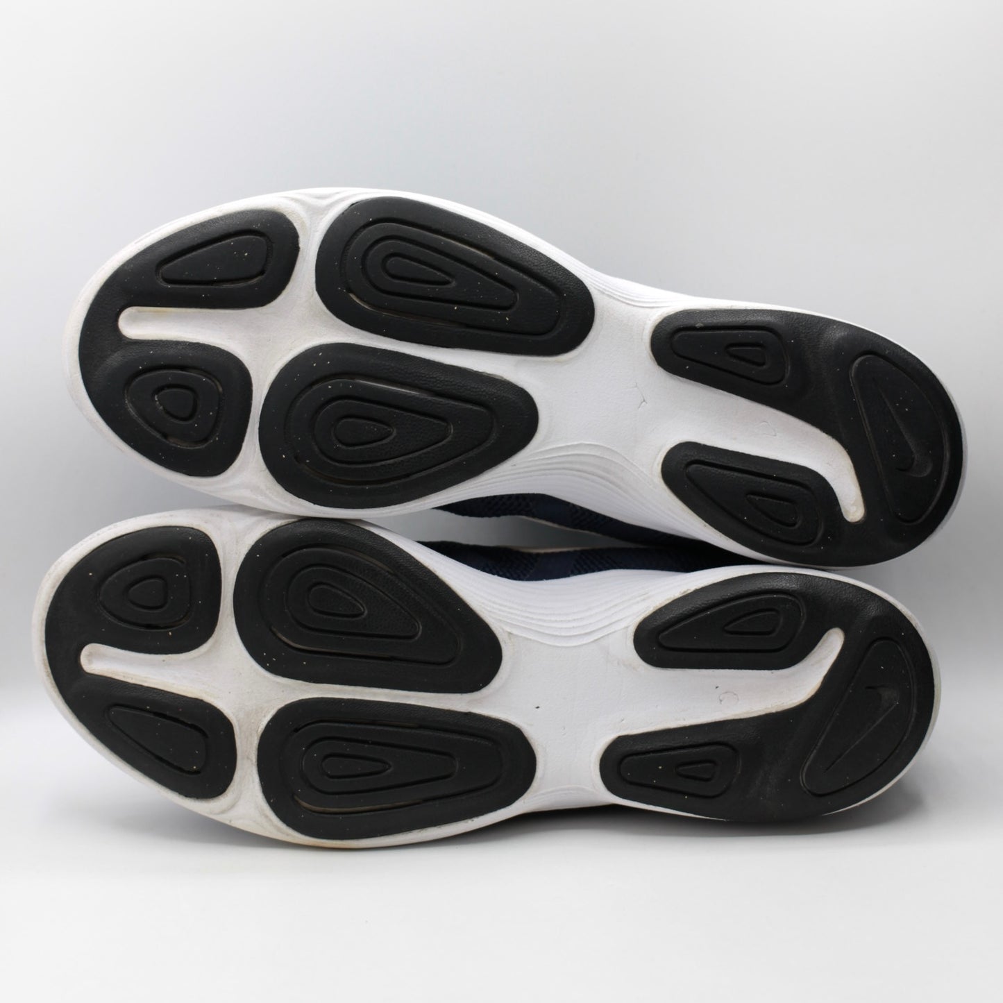 Nike Revolution 4