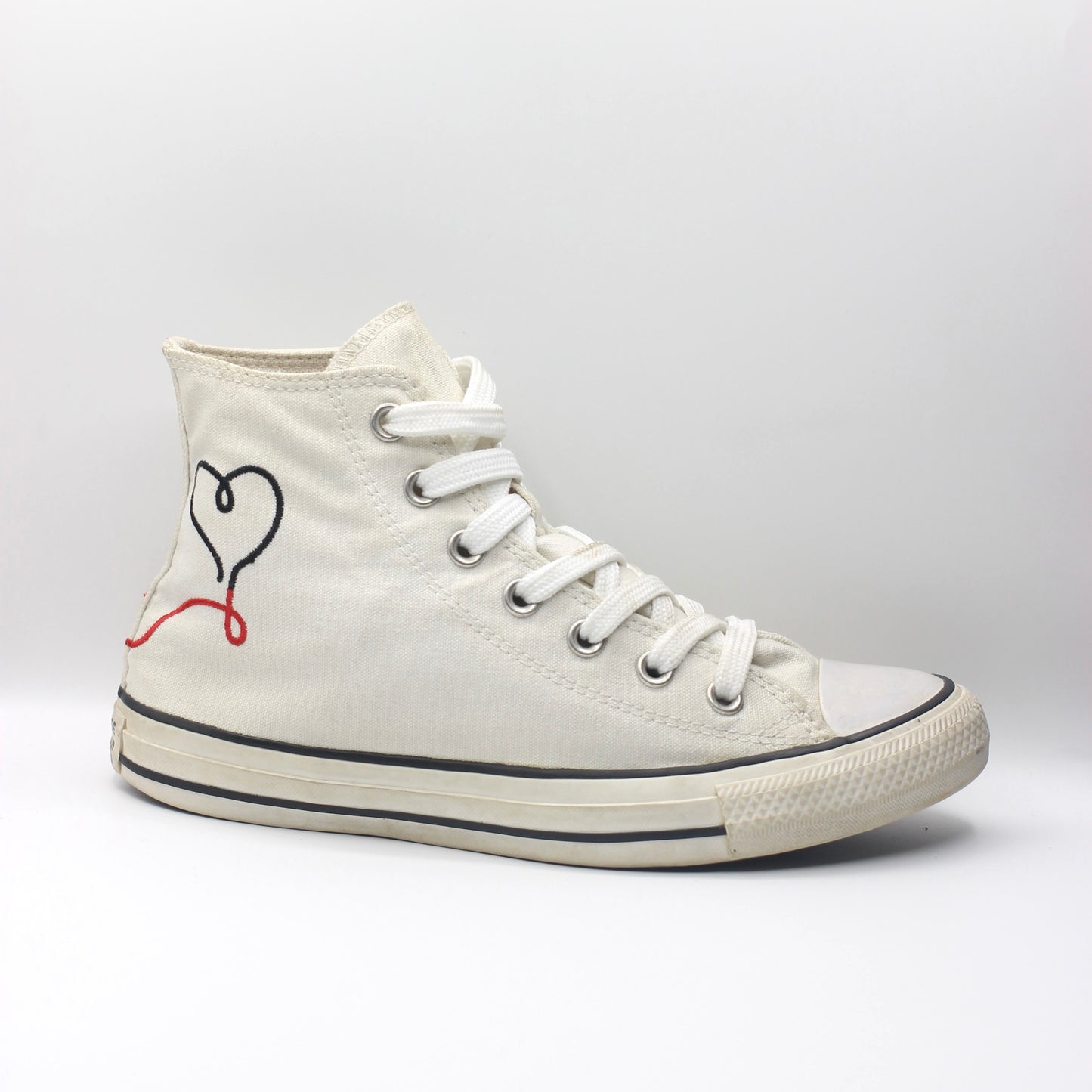 CONVERSE “MADE WITH LOVE” (Detail video provided)