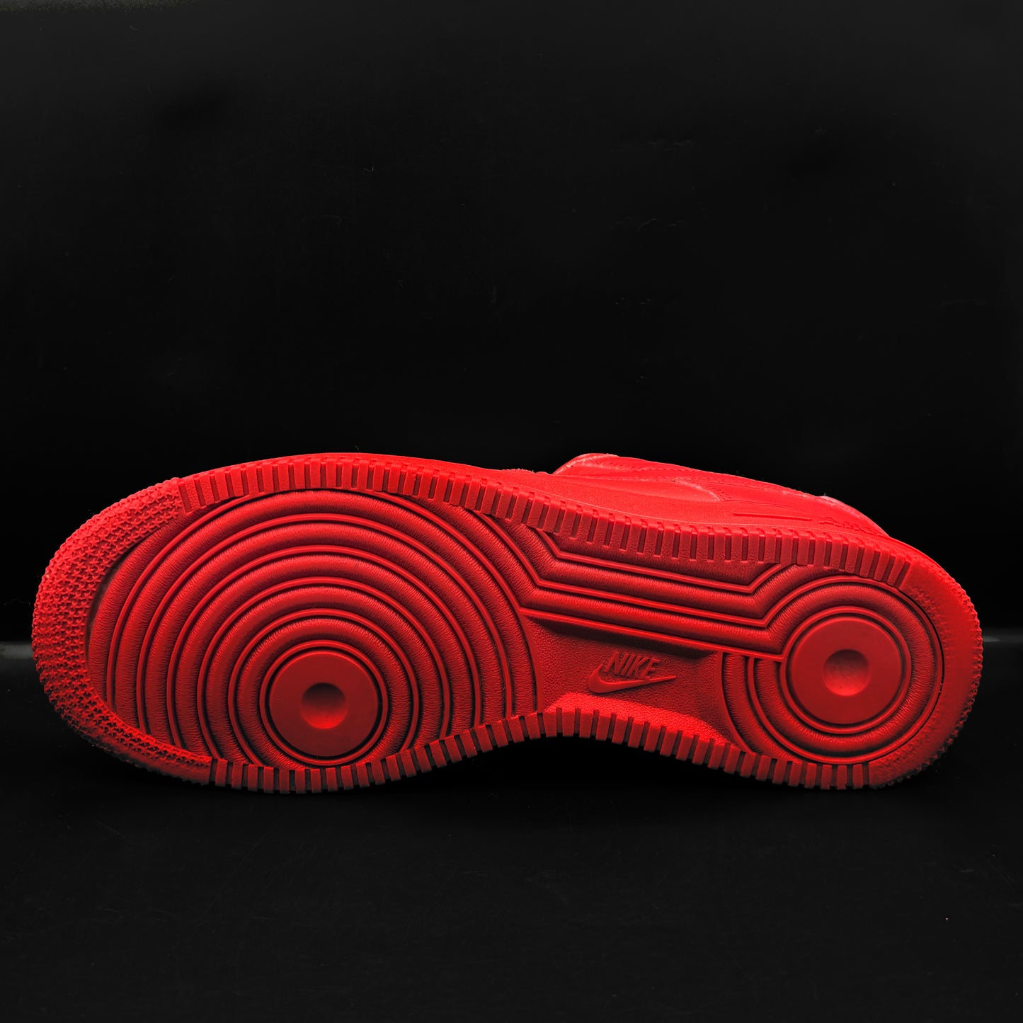 Nike Air Force 1 '07 LV8 1 "Triple Red"
