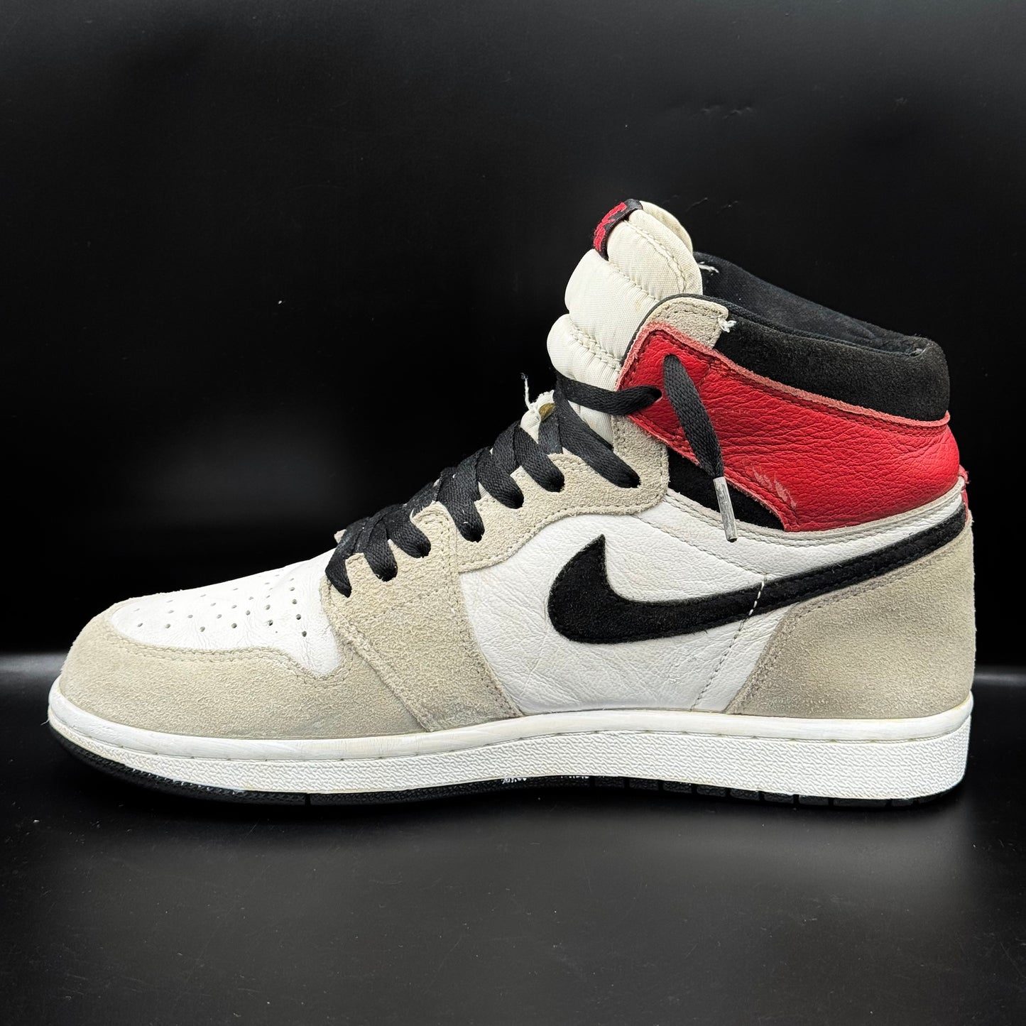 Nike Air Jordan 1 Retro High OG 'Light Smoke Grey'