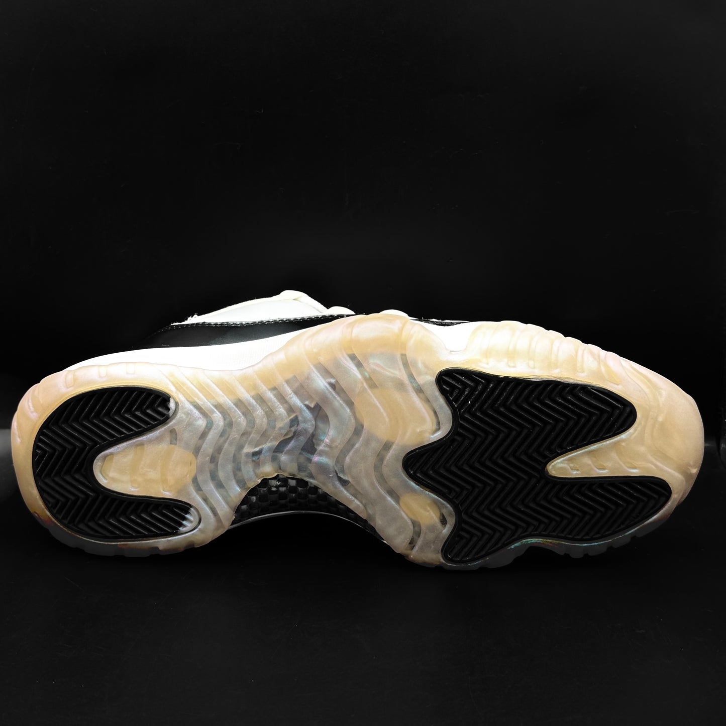 Nike Air Jordan 11 Retro Low 'Iridescent Emerald'