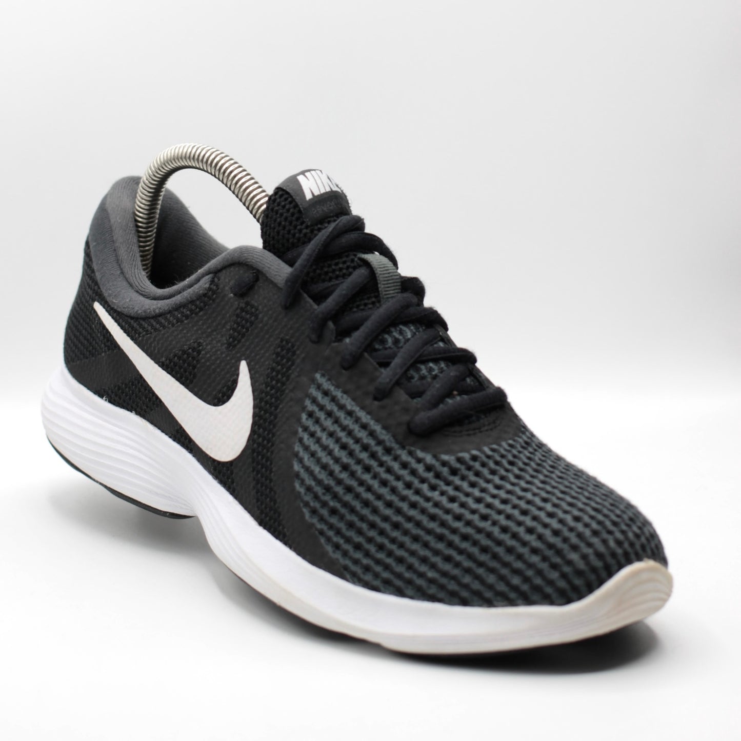 Nike Revolution 4