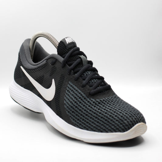 Nike Revolution 4