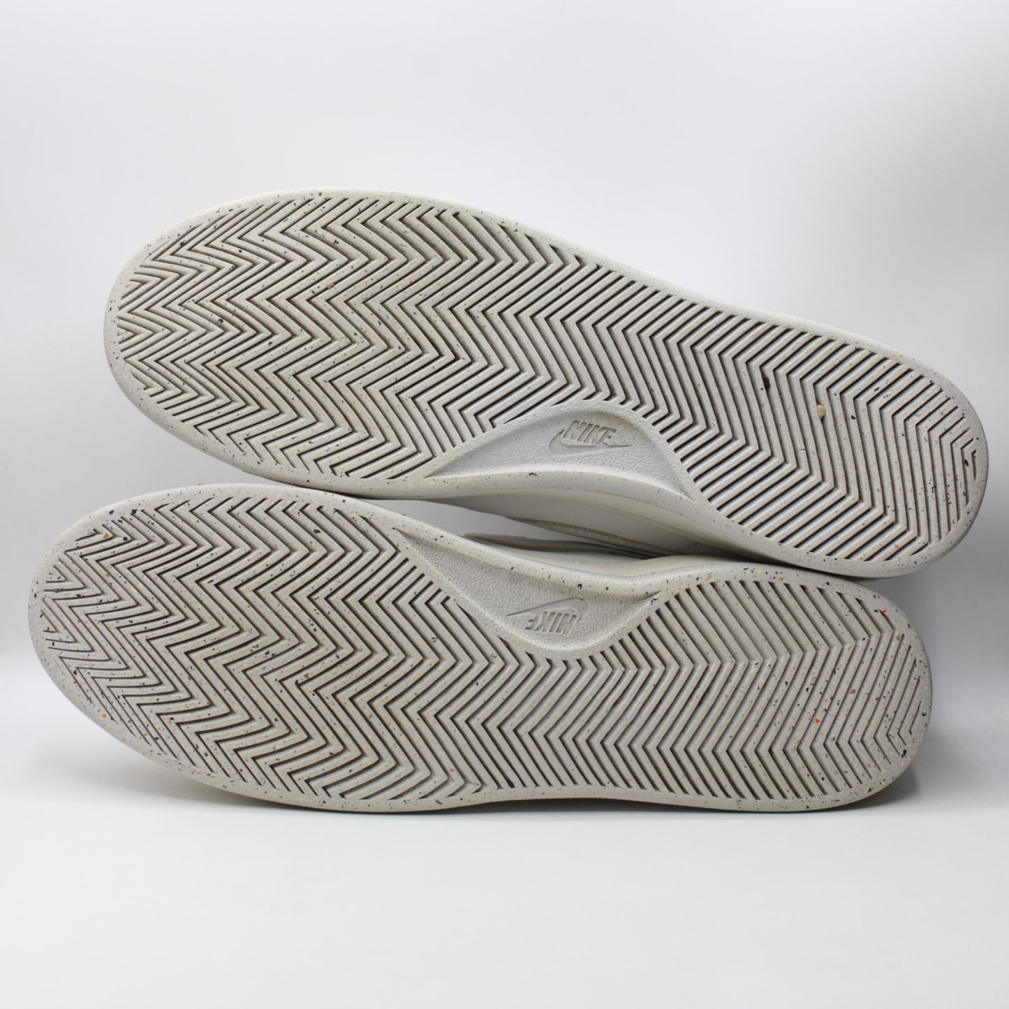 Nike Court Royale 2 (Detail video provided)