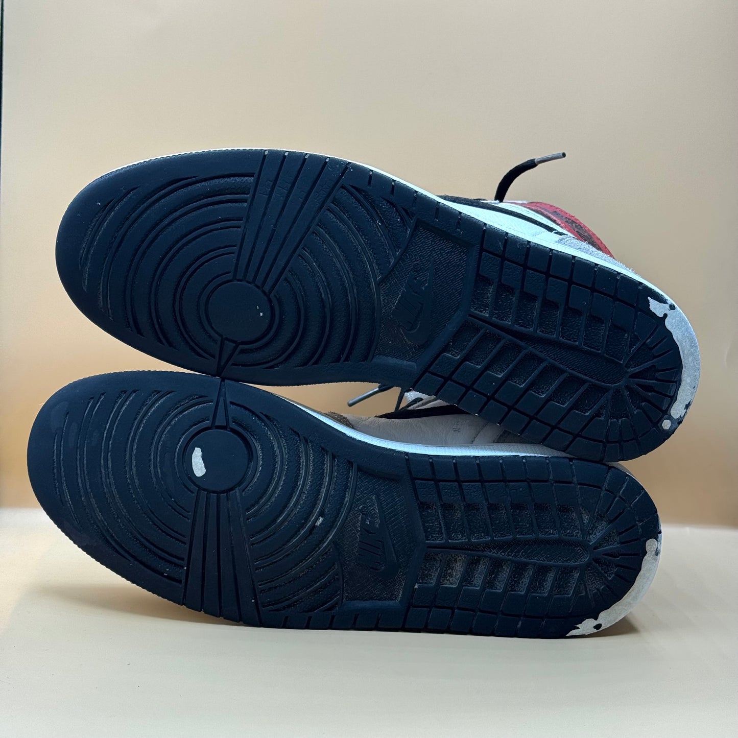 Air Jordan 1 High Smoke Grey