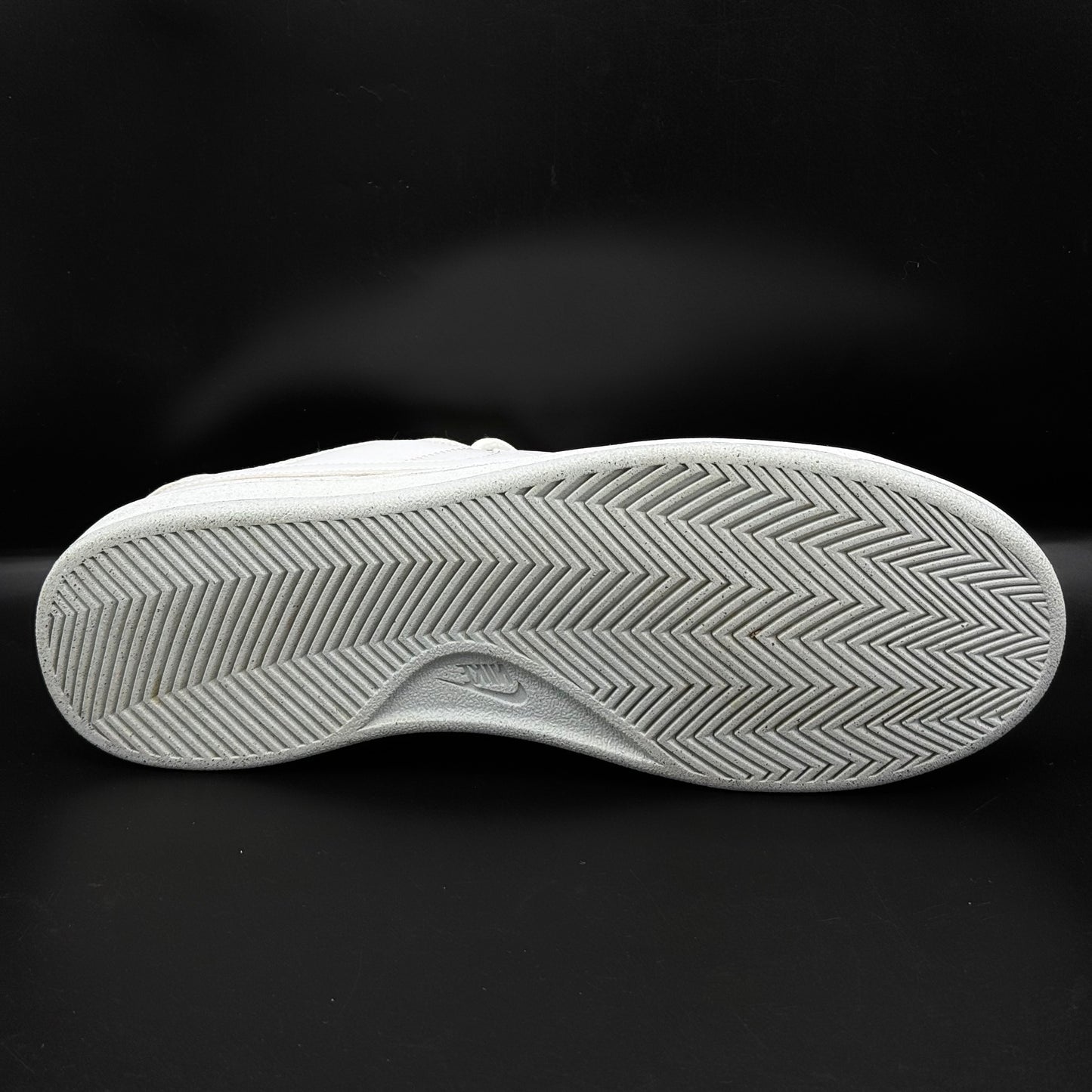 Nike Court Royale 2