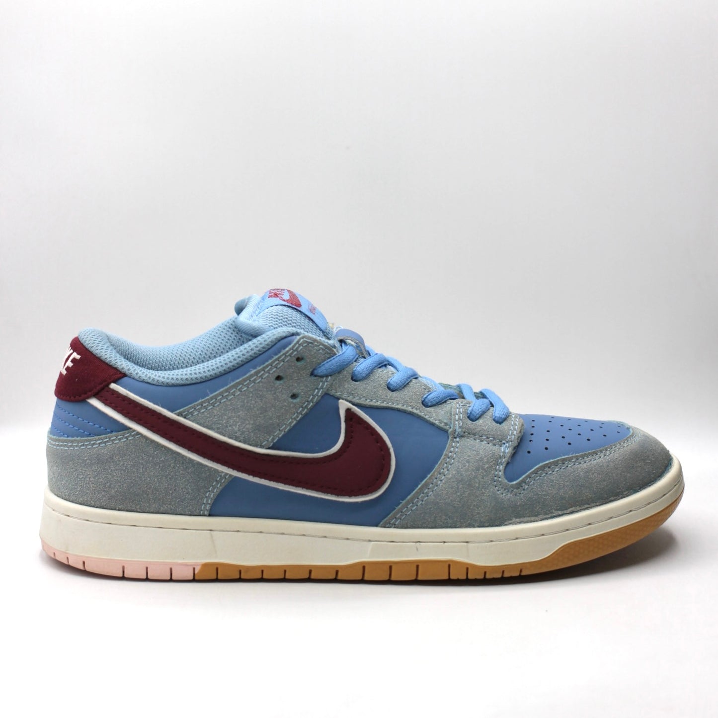 Nike SB Dunk Low Philadelphia Phillies