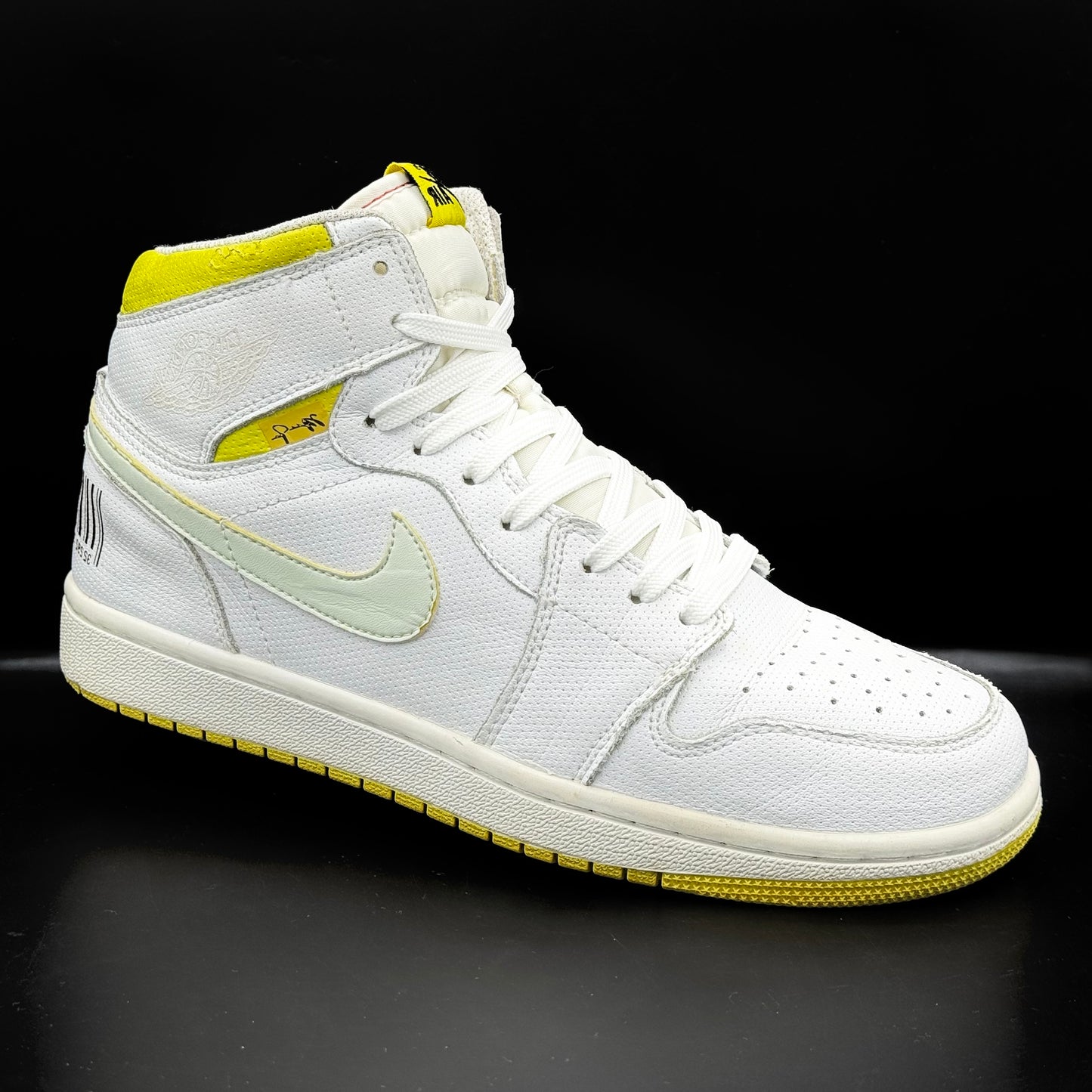 Nike Air Jordan 1 Retro High OG "First Class Flight"