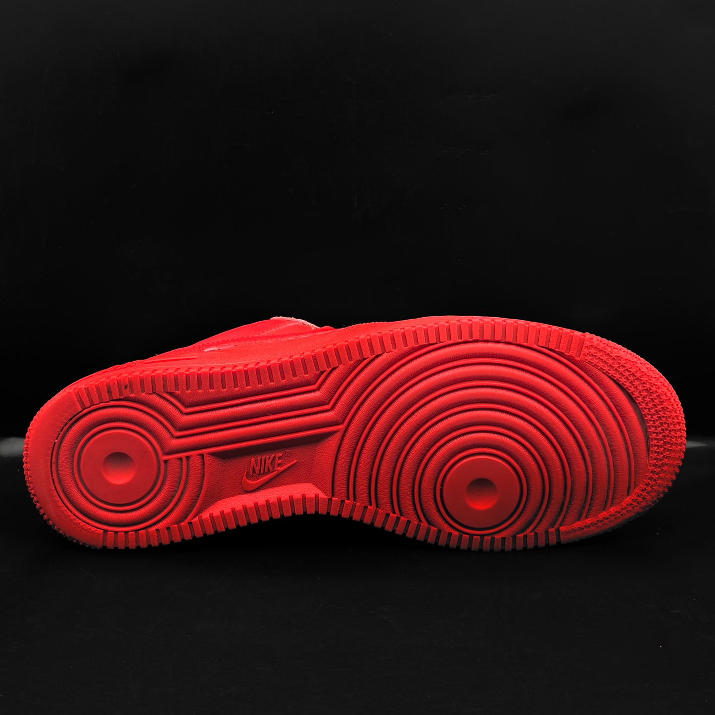 Nike Air Force 1 '07 LV8 1 "Triple Red"