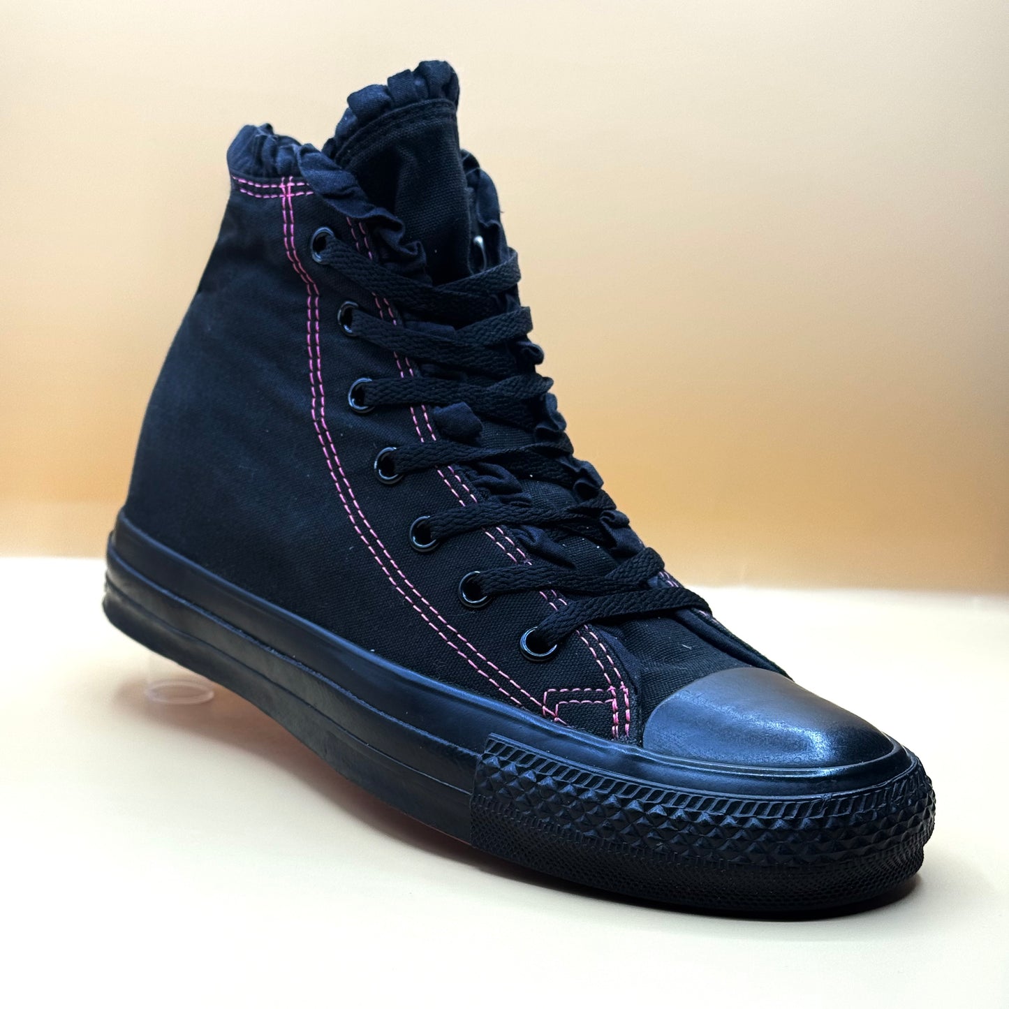 CONVERSE CHUCK TAYLOR ALL STAR HIGH TOPS (Detail video provided)