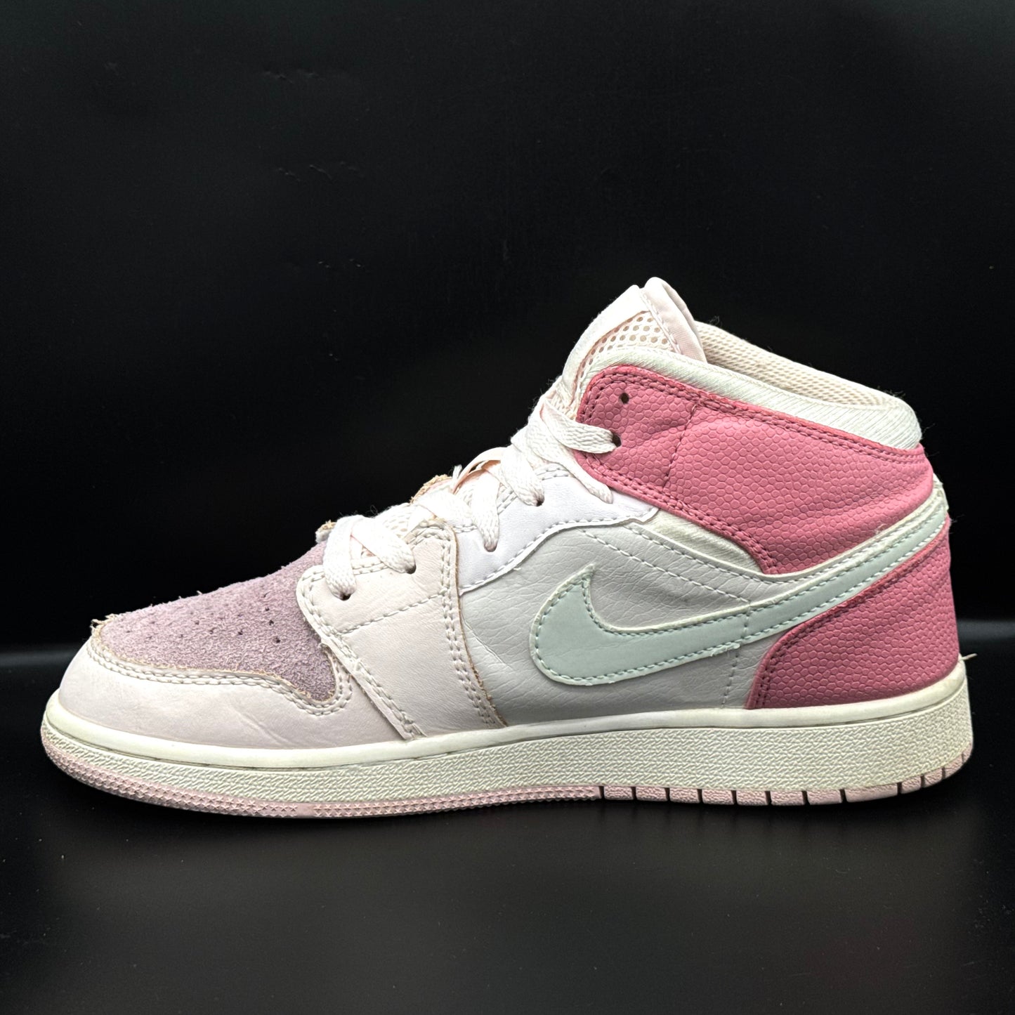 Air Jordan 1 Mid 'Digital Pink'