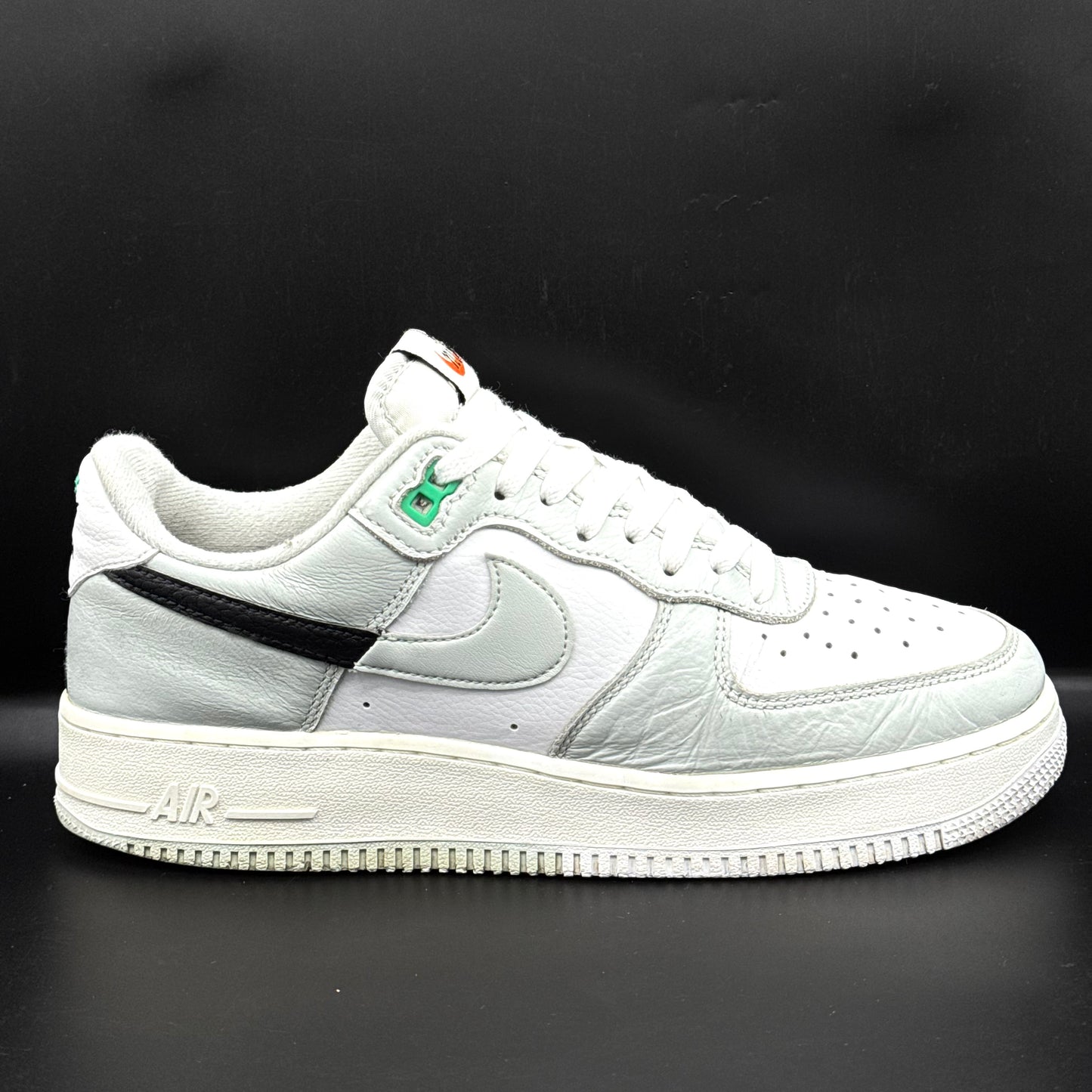Nike Air Force 1 Low '07 LV8 "Split - Light Silver"