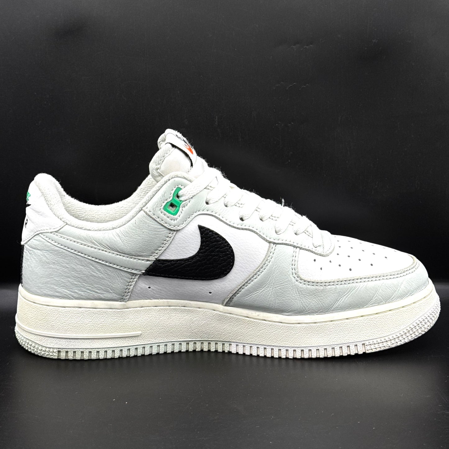 Nike Air Force 1 Low '07 LV8 "Split - Light Silver"