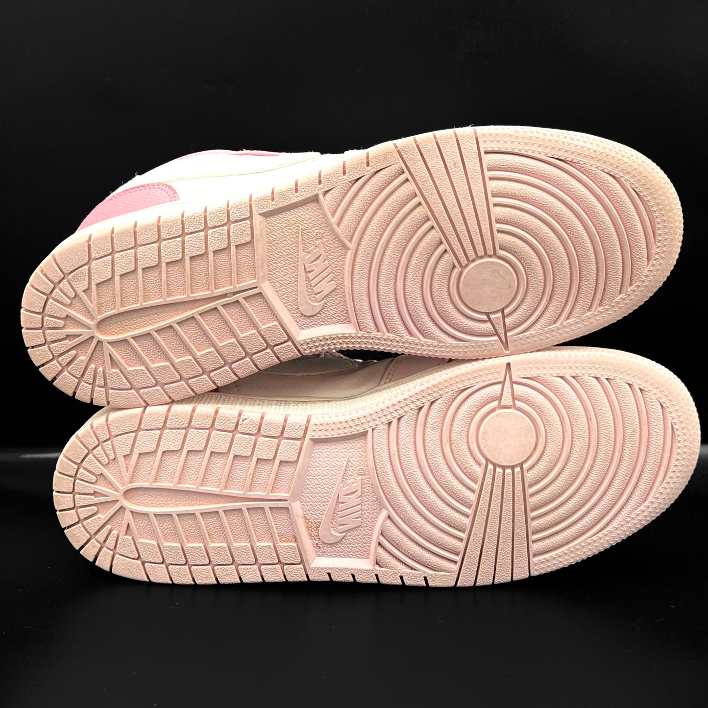 Air Jordan 1 Mid 'Digital Pink'