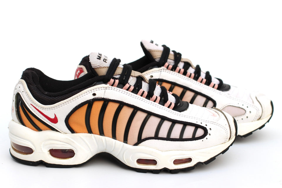 NIKE AIR MAX TAILWIND 4