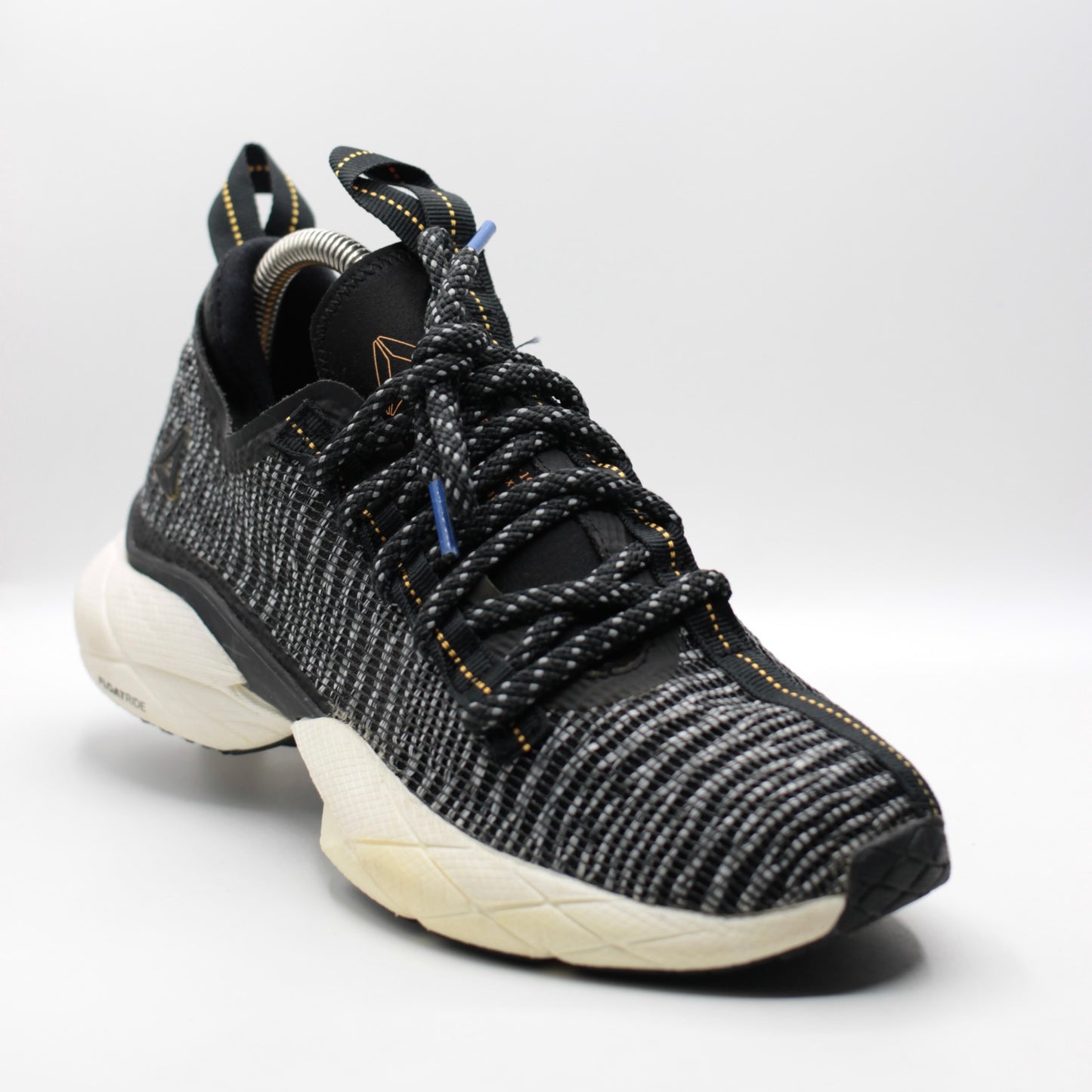 Reebok Fury Floatride (detail video provided)