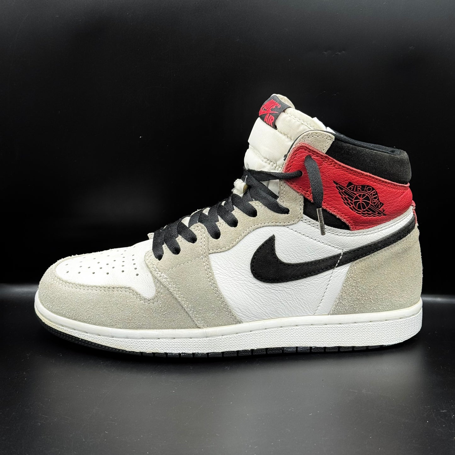 Nike Air Jordan 1 Retro High OG 'Light Smoke Grey'