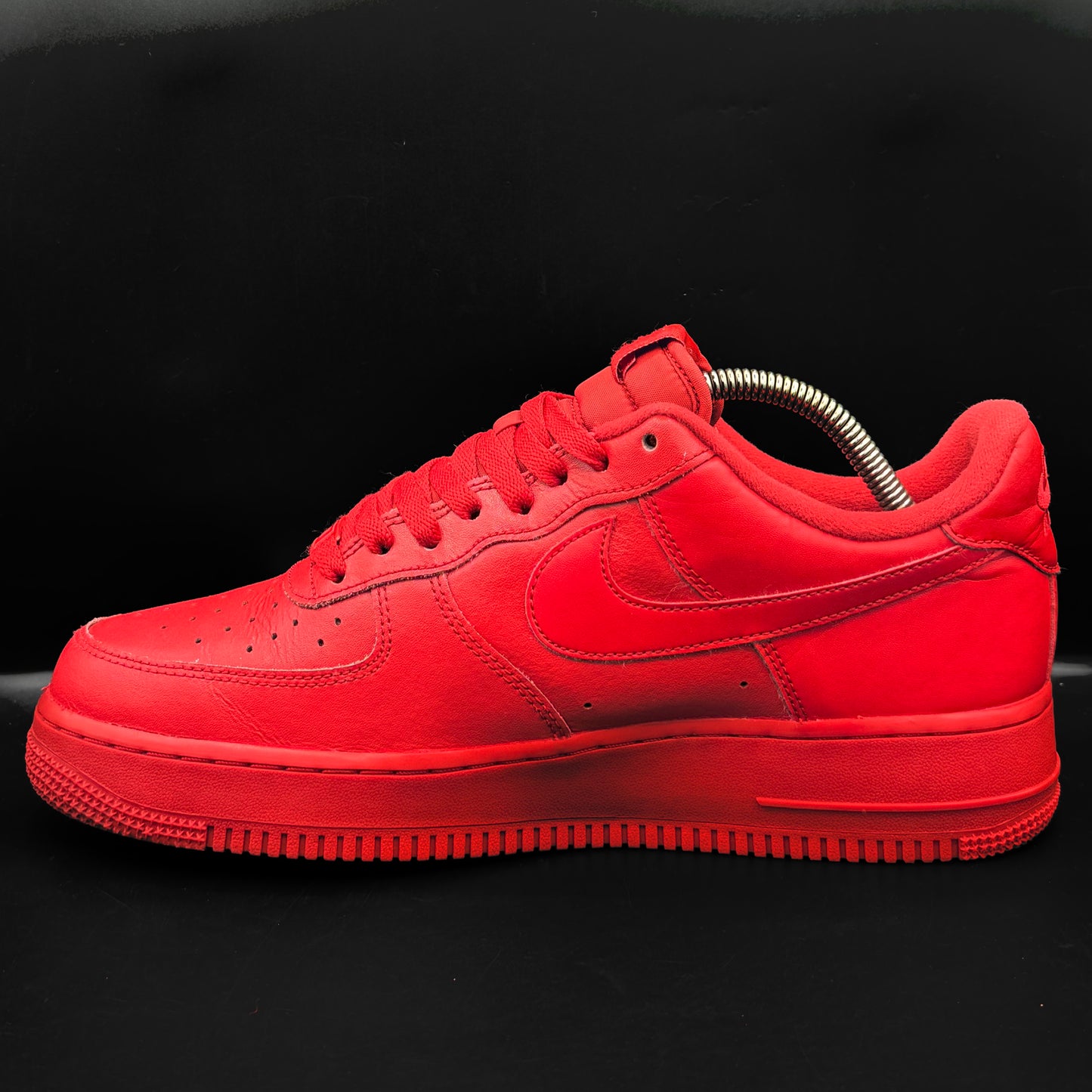 Nike Air Force 1 '07 LV8 1 "Triple Red"