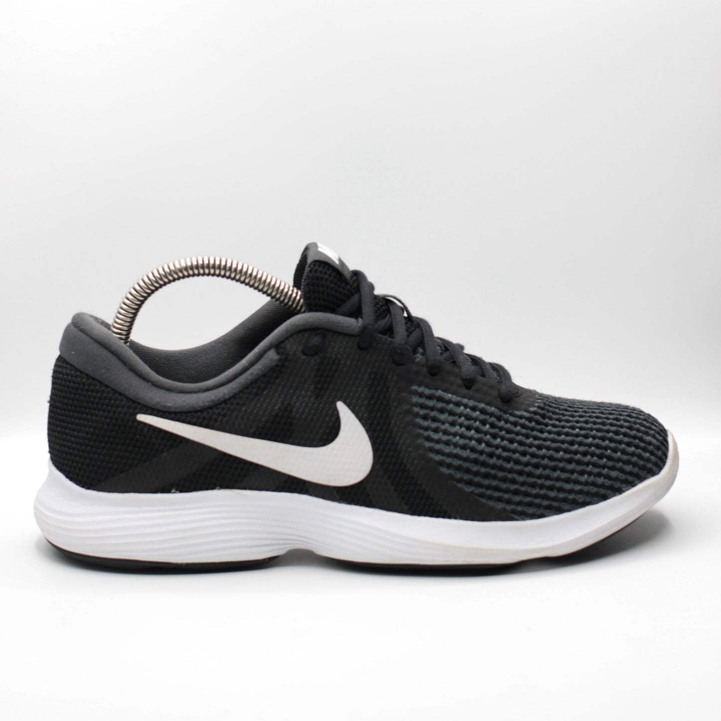 Nike Revolution 4