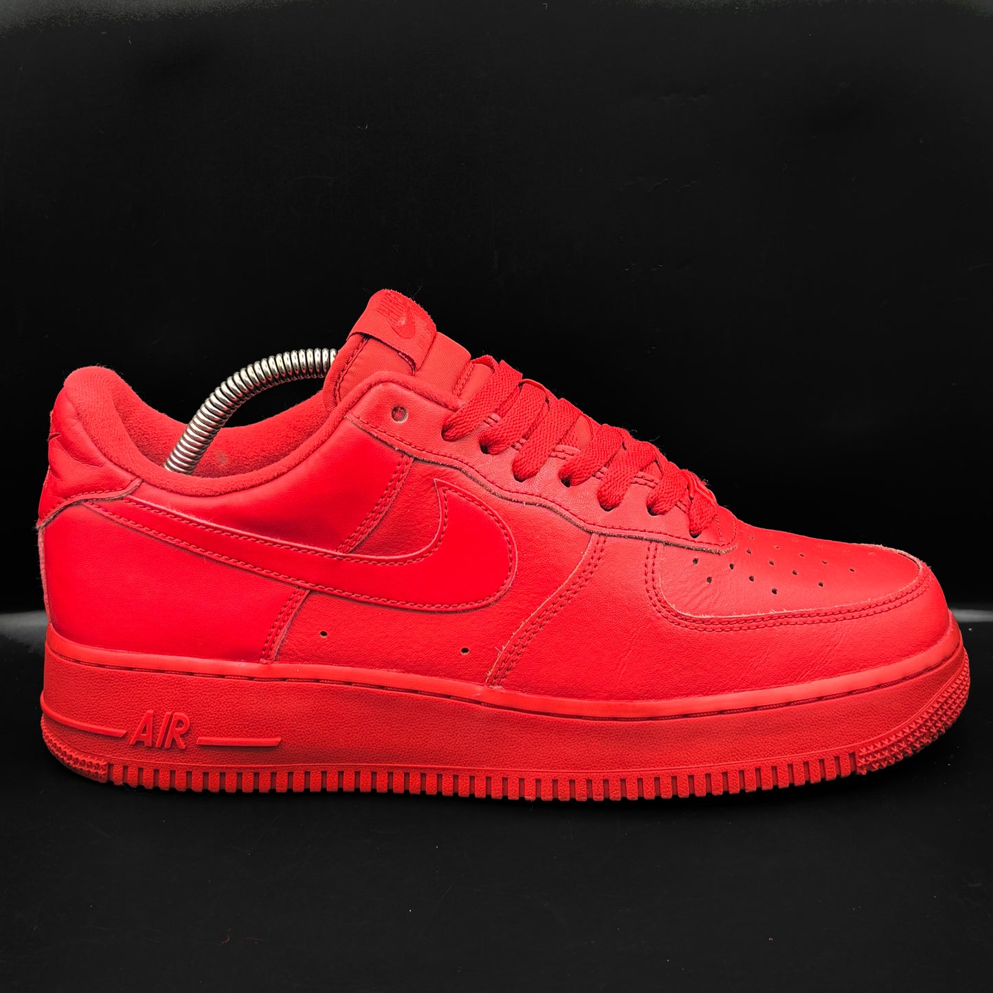 Nike Air Force 1 '07 LV8 1 "Triple Red"