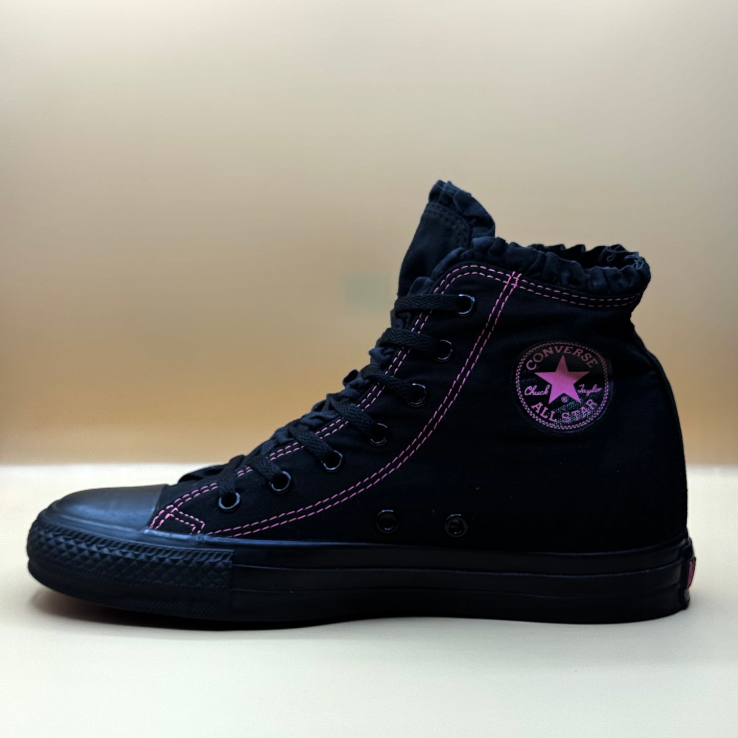 CONVERSE CHUCK TAYLOR ALL STAR HIGH TOPS (Detail video provided)
