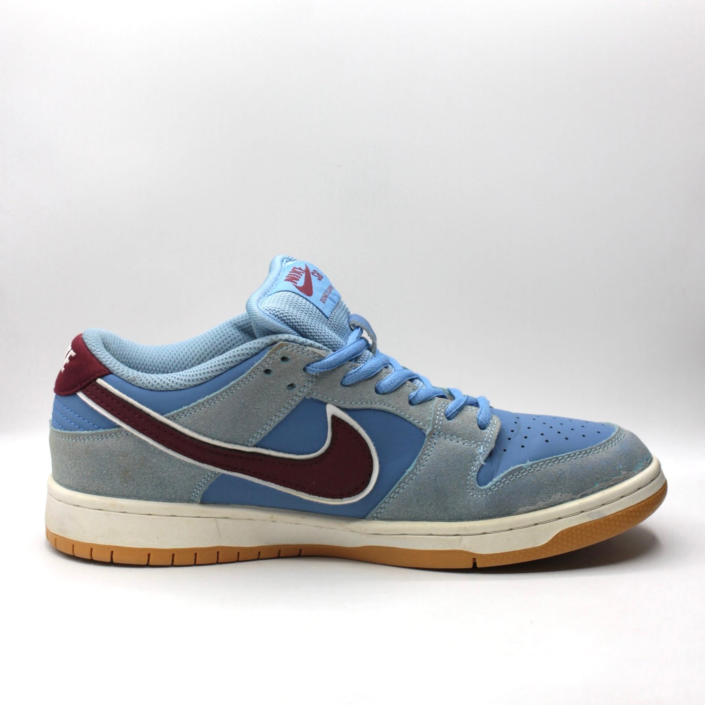 Nike SB Dunk Low Philadelphia Phillies