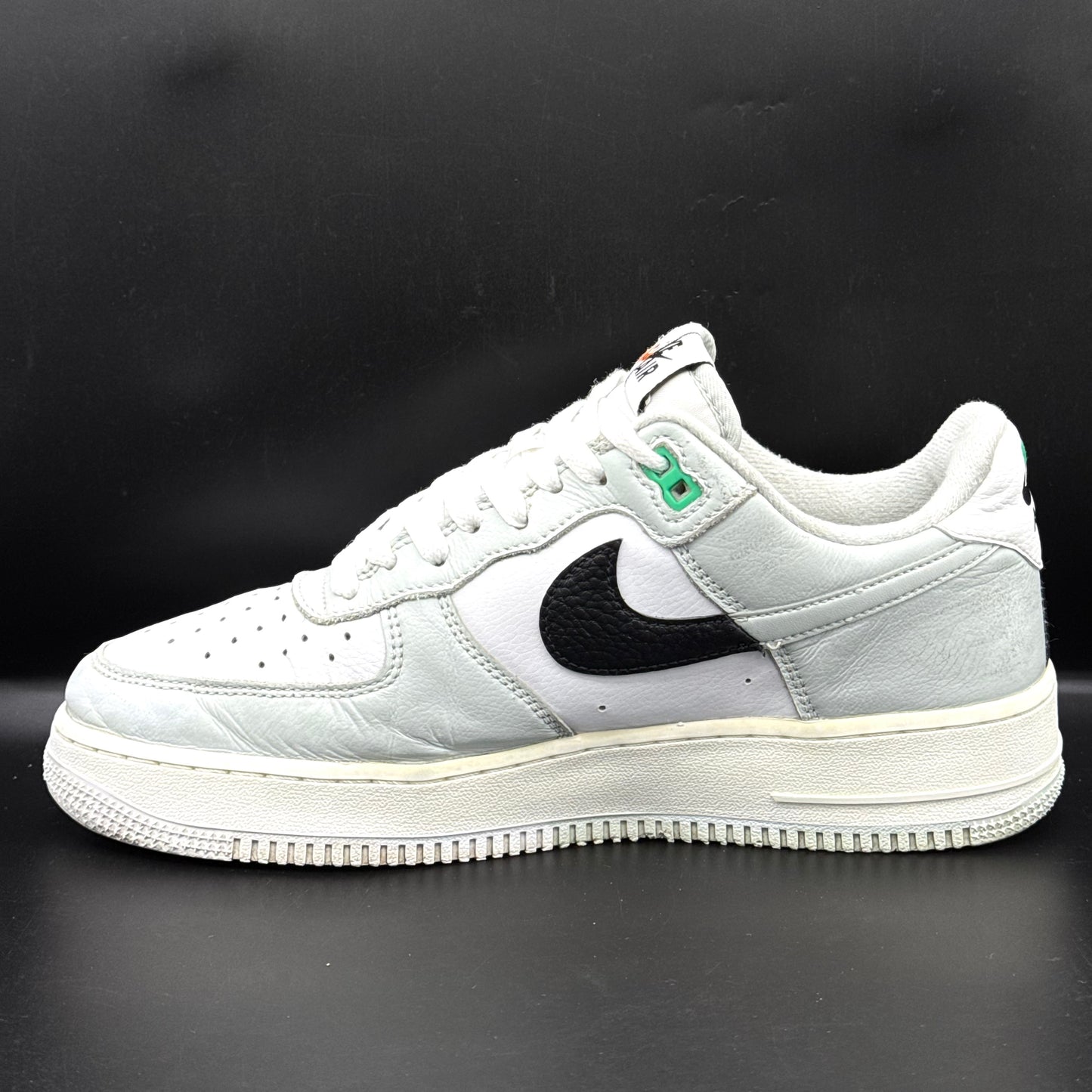Nike Air Force 1 Low '07 LV8 "Split - Light Silver"