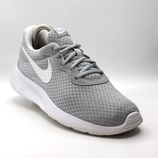 Nike Tanjun