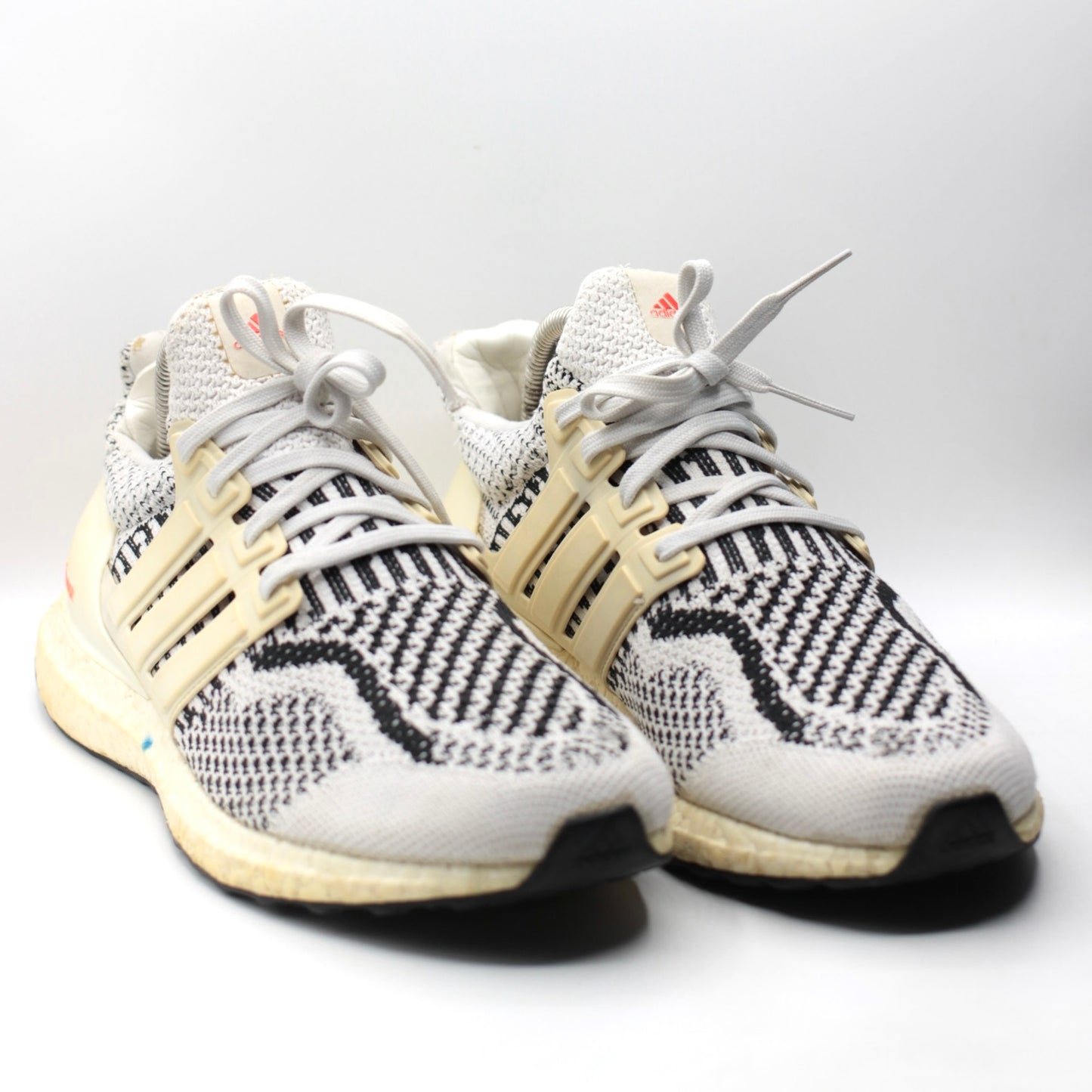 Adidas UltraBoost 5.0 DNA (Detail video provided)