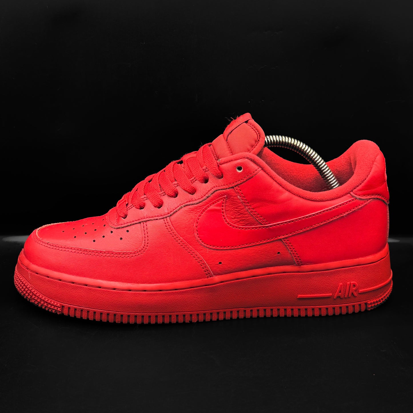 Nike Air Force 1 '07 LV8 1 "Triple Red"