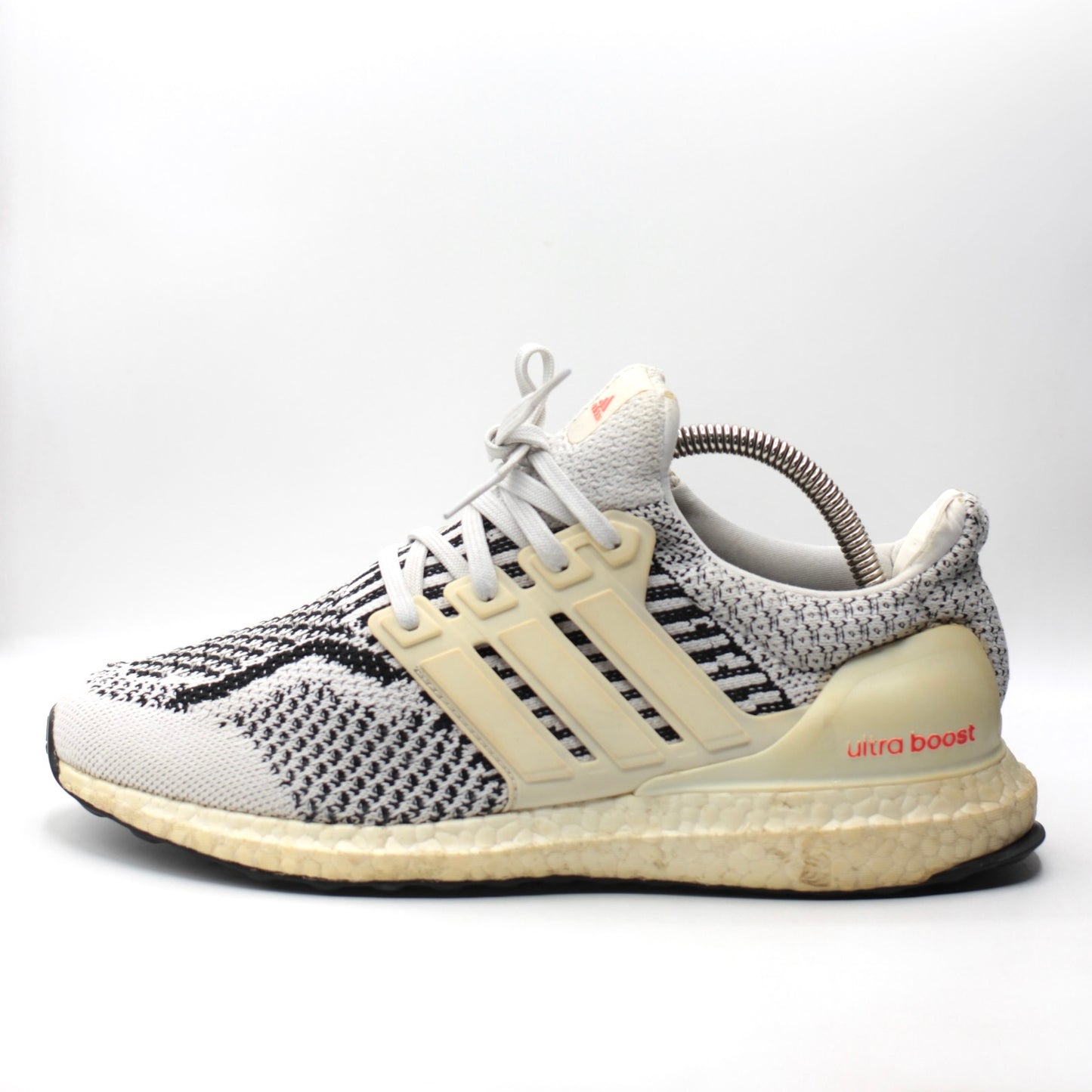 Adidas UltraBoost 5.0 DNA (Detail video provided)