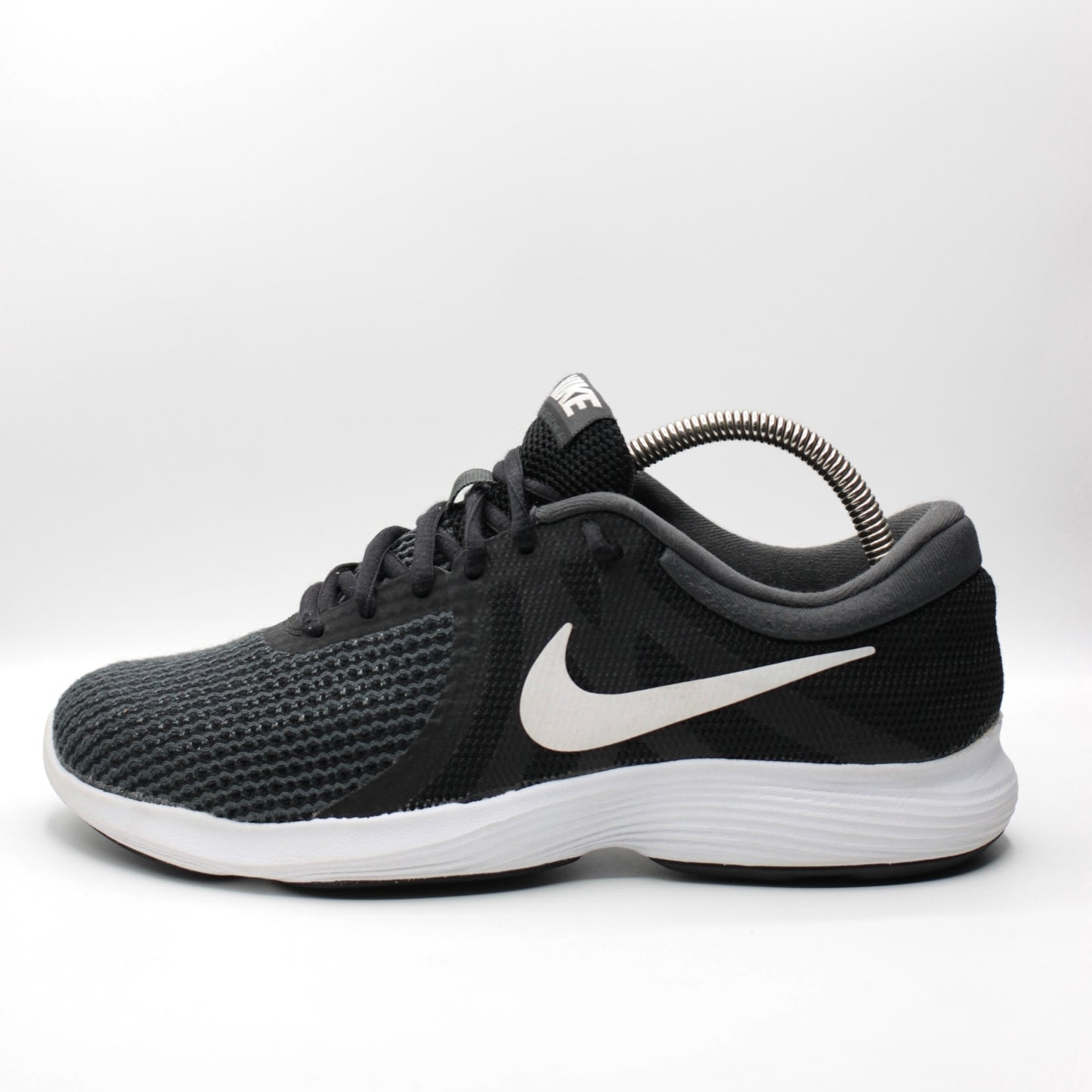 Nike Revolution 4