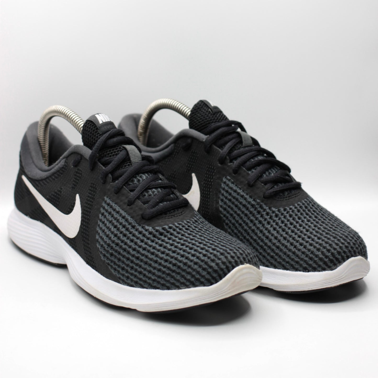 Nike Revolution 4