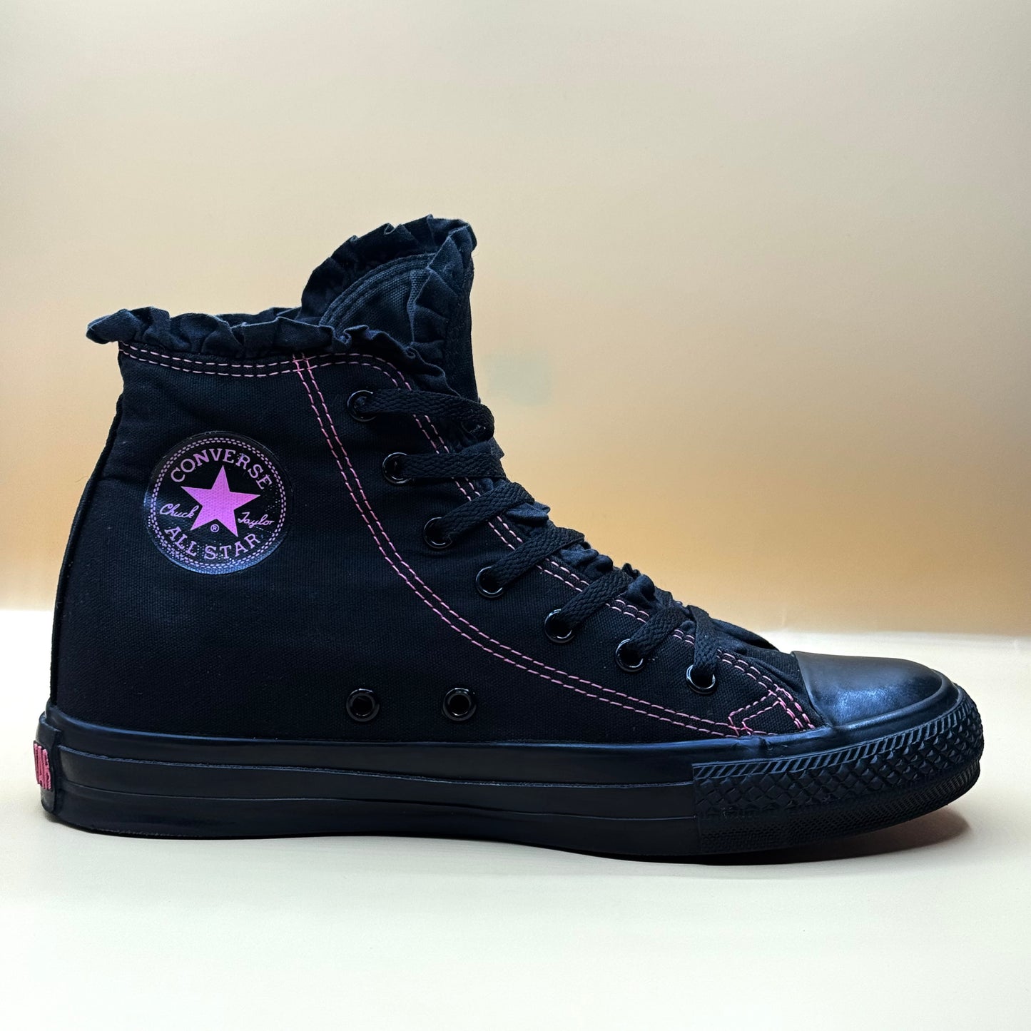CONVERSE CHUCK TAYLOR ALL STAR HIGH TOPS (Detail video provided)